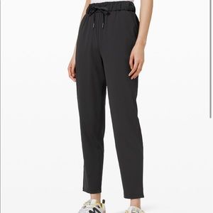Lululemon stretch high-rise 7/8 pant, size 6, dark gray